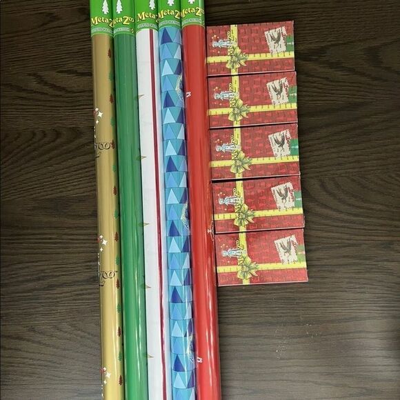 MetaZoo Cryptid nation Comes with 5 different wrapping papers,& 5 packs of cards - Picture 4 of 8